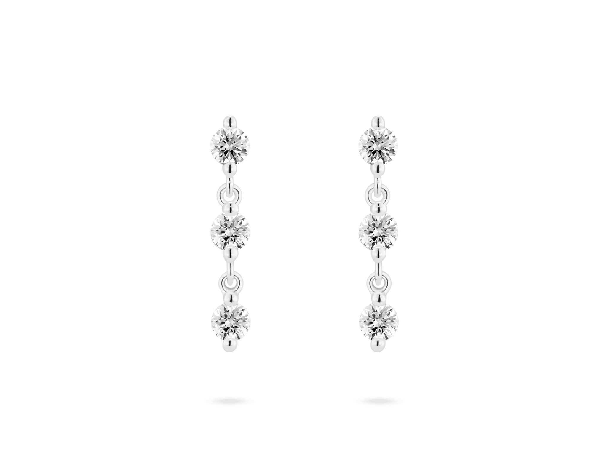 Boucles d'oreilles pendantes en diamants de qualité supérieure cultivés en laboratoire et taille brillant